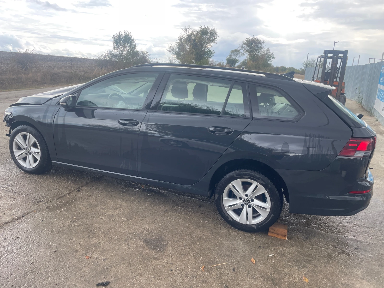 VW Golf Variant 1.5 eTSI - изображение 4