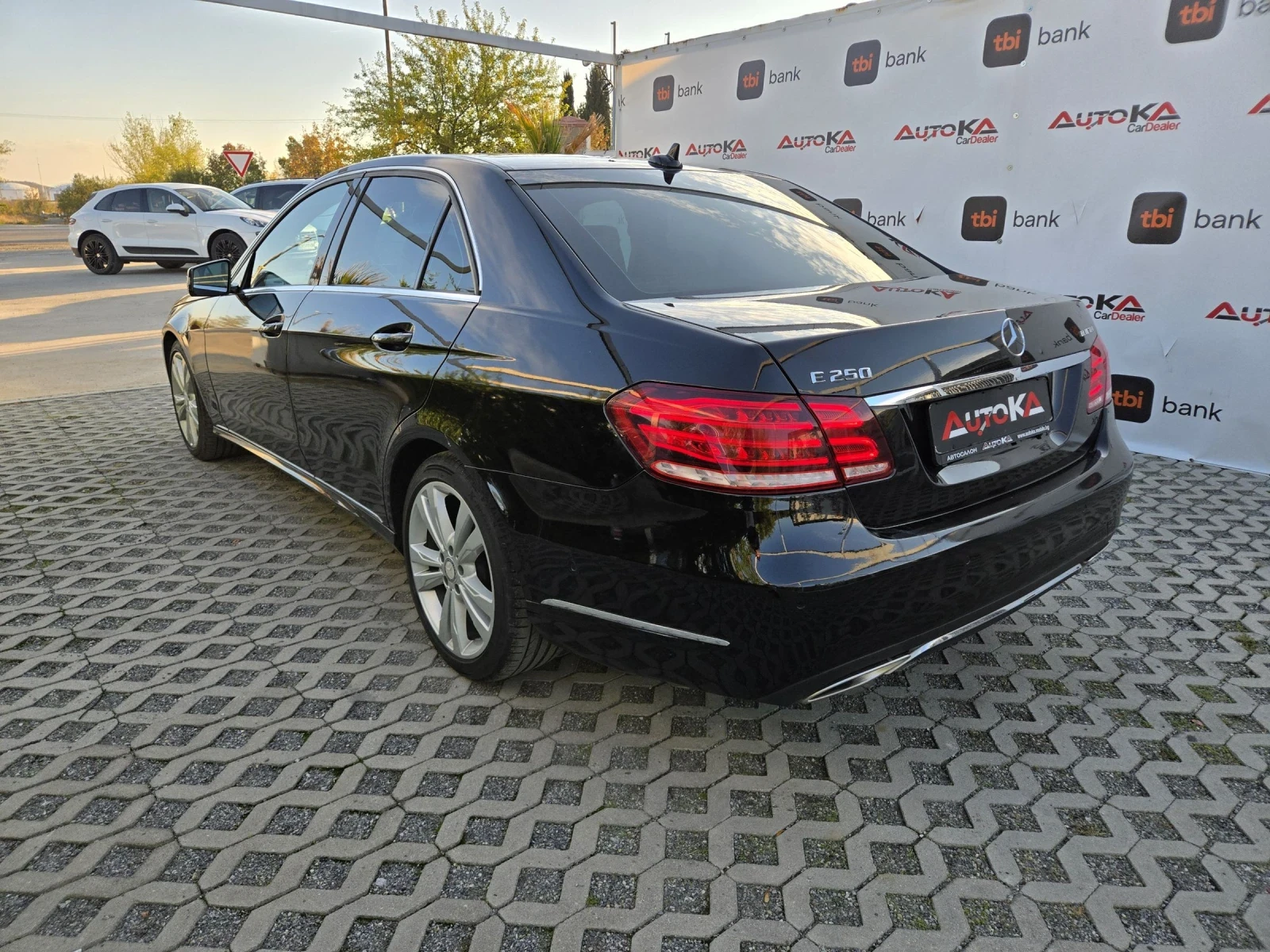 Mercedes-Benz E 250 2.2CDI-204кс= АВТОМАТ= 4MATIC= LED= NAVI= КОЖА - изображение 5