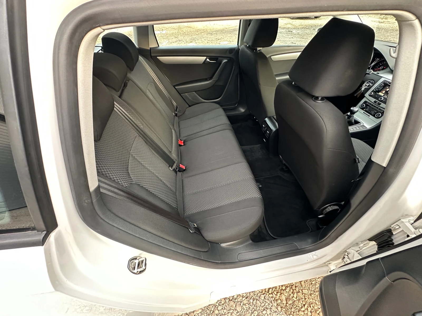 VW Passat 2.0TDI* NAVI* TOP* TRENDLINE - изображение 9