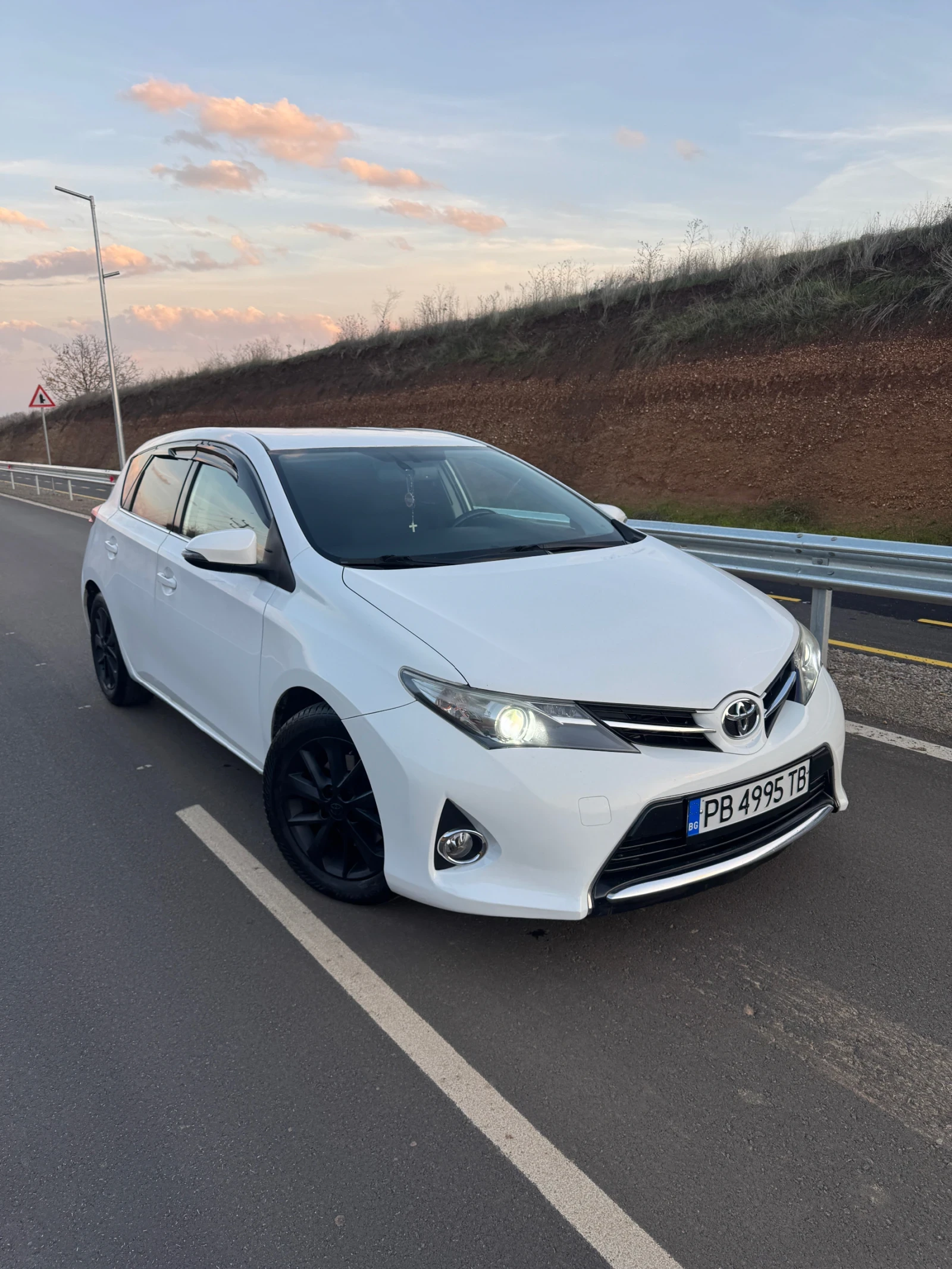 Toyota Auris 2.0 D4D keyless go  камера  - изображение 2