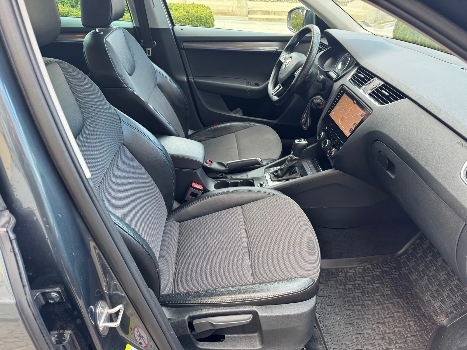 Skoda Octavia 1.6 TDI 116�.�.  | Mobile.bg � ����������� 13