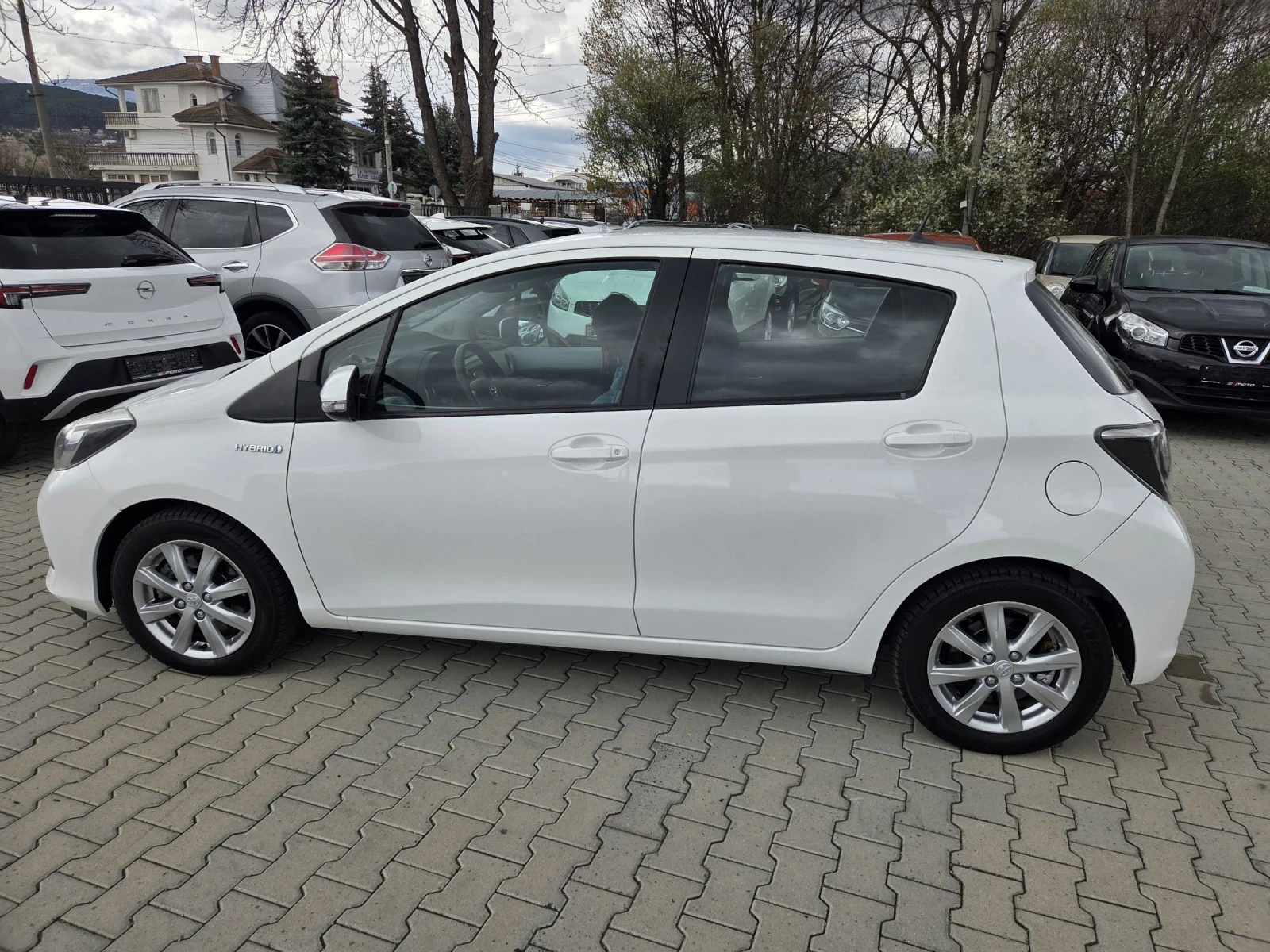 Toyota Yaris 1.5 hybrid , снимка 4 - Автомобили и джипове - 54144976