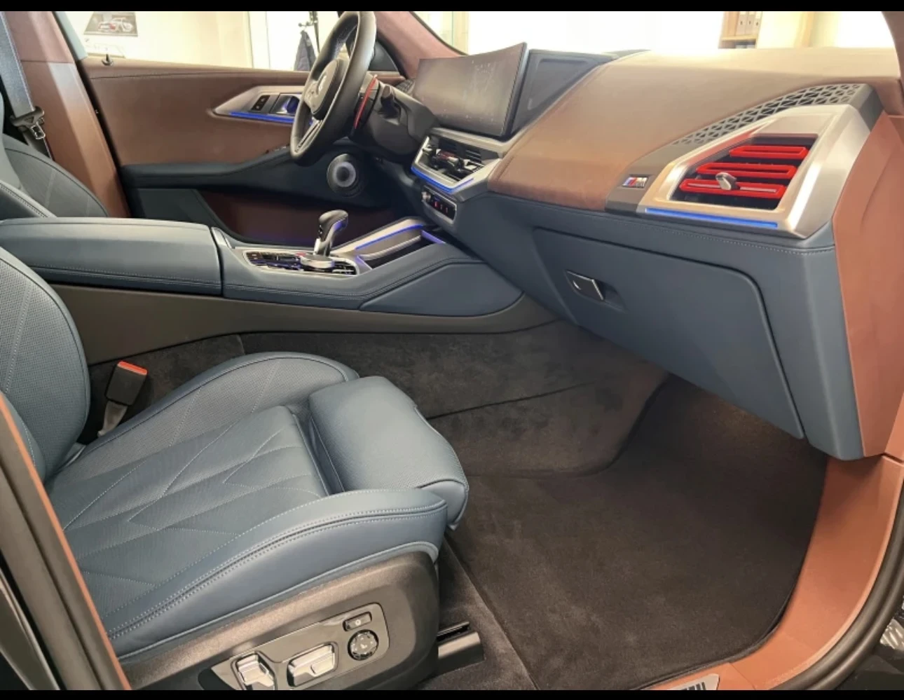 BMW XM, снимка 12 - Автомобили и джипове - 54175242