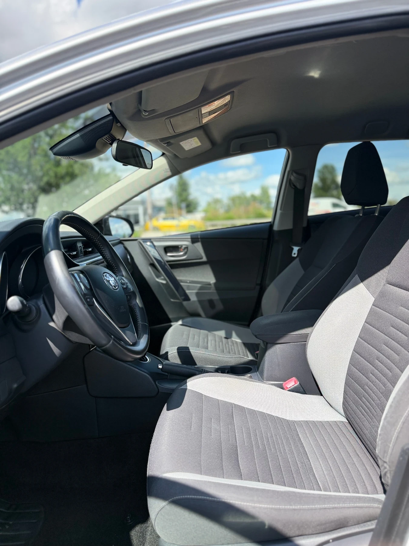 Toyota Auris 1.8 hybrid/face lift , снимка 8 - Автомобили и джипове - 54780896
