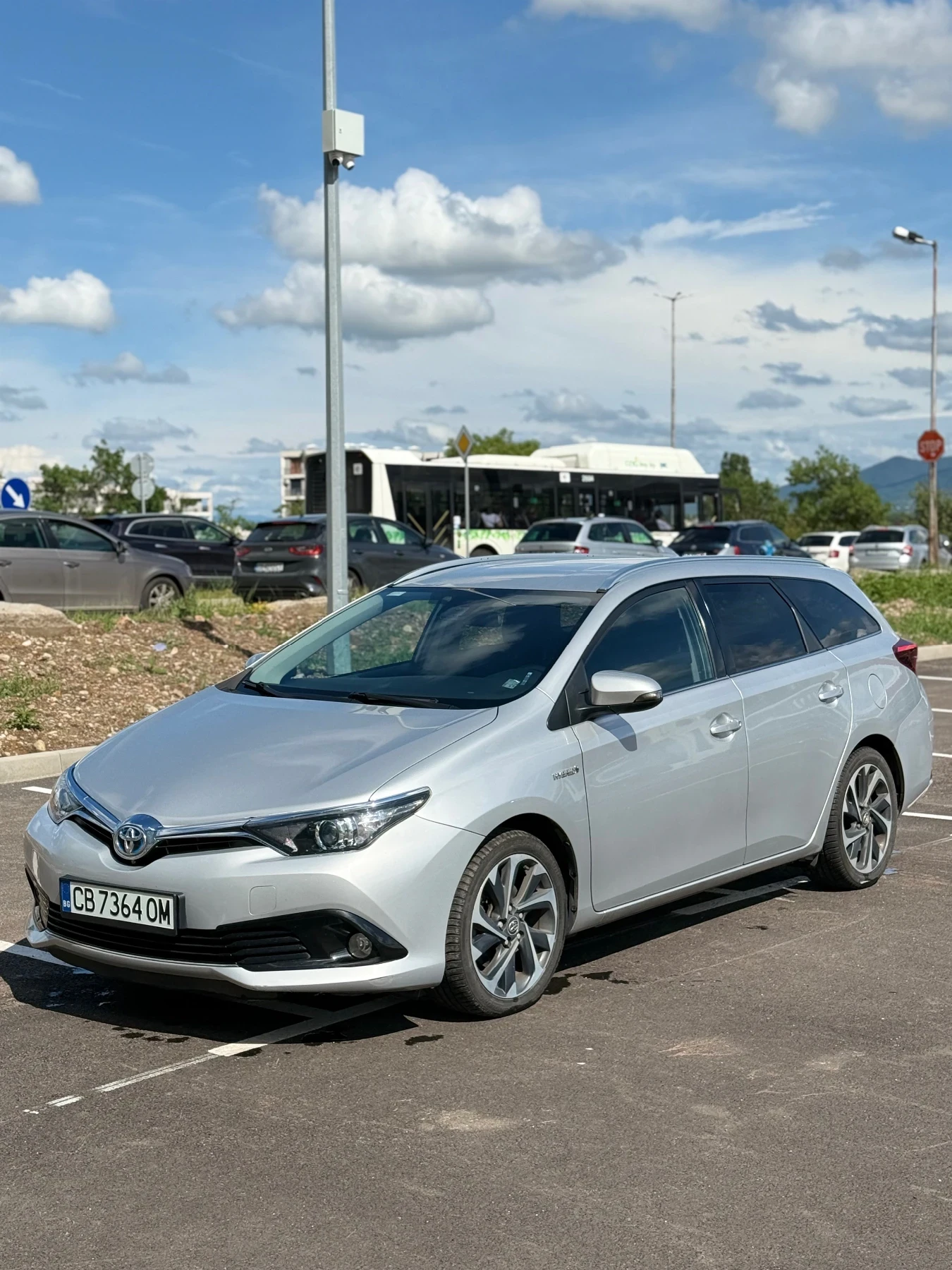 Toyota Auris 1.8 hybrid/face lift , снимка 3 - Автомобили и джипове - 54780896