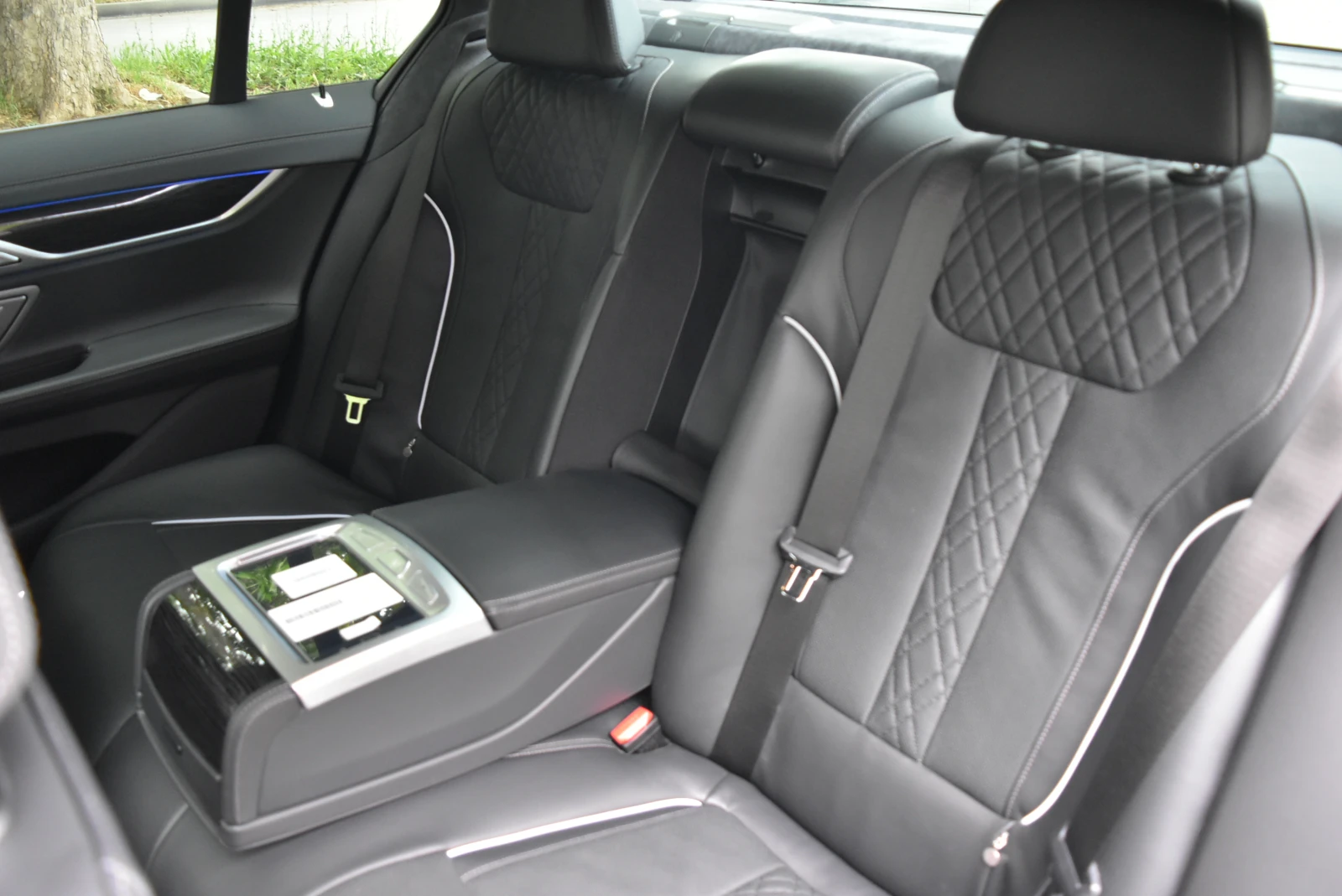 BMW 730 d xDrive * Laser* Headup* Alcantara* Massage* Soft, снимка 10 - Автомобили и джипове - 55141319
