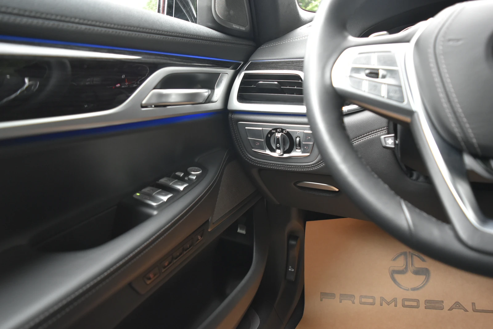 BMW 730 d xDrive * Laser* Headup* Alcantara* Massage* Soft, снимка 13 - Автомобили и джипове - 55141319