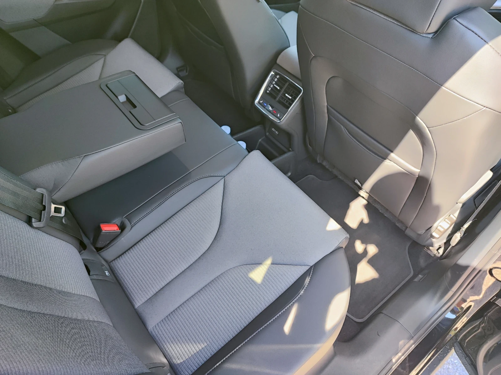 Skoda Enyaq IV80/204kc/ТЕРМОПОМПА/HUD/CANTON/KEYLESS/MEMO/FULL, снимка 16 - Автомобили и джипове - 55532560