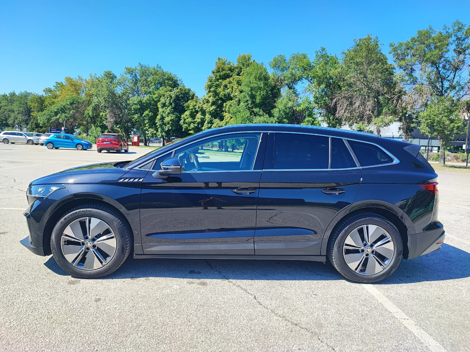 Skoda Enyaq IV80/204kc/ТЕРМОПОМПА/HUD/CANTON/KEYLESS/MEMO/FULL, снимка 3 - Автомобили и джипове - 55532560