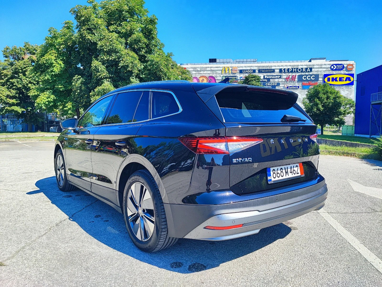 Skoda Enyaq IV80/204kc/ТЕРМОПОМПА/HUD/CANTON/KEYLESS/MEMO/FULL, снимка 4 - Автомобили и джипове - 55532560
