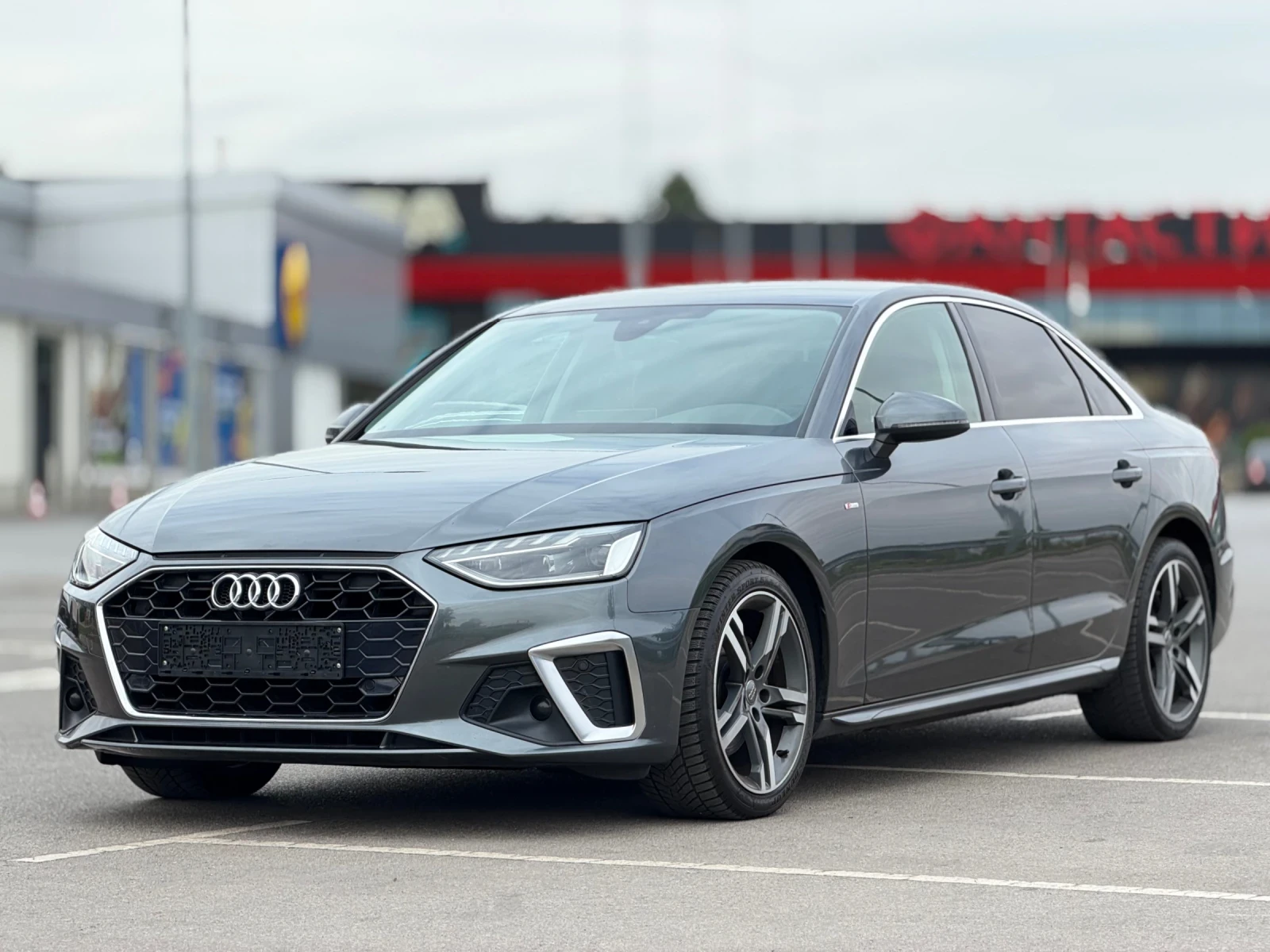 Audi A4 FESLIF, снимка 4 - Автомобили и джипове - 56081815