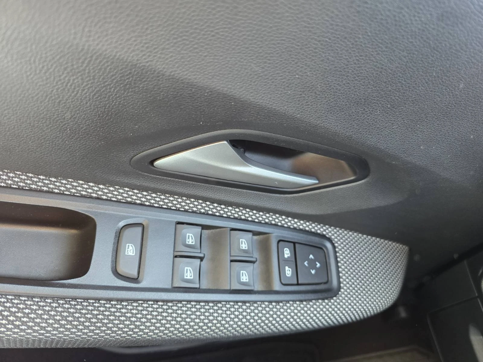 Dacia Sandero 1.0 TCe 90 Stop&Start LPG, снимка 12 - Автомобили и джипове - 56256604