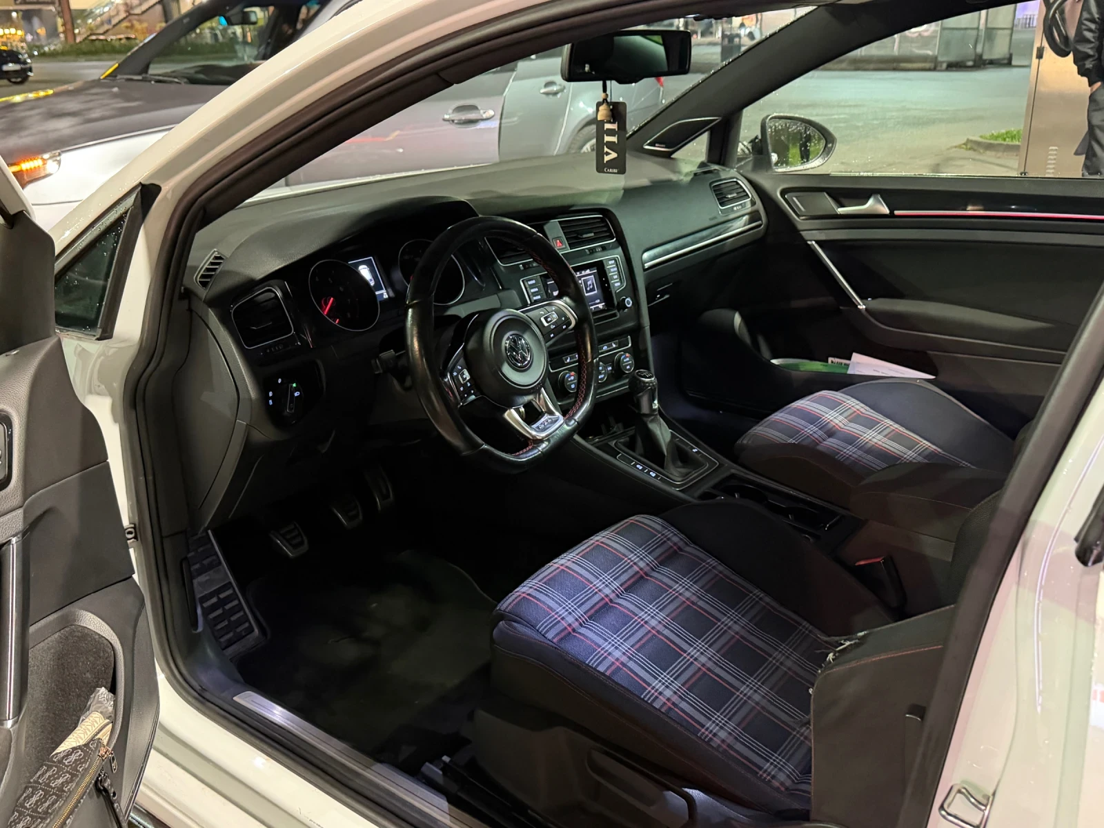 VW Golf, снимка 11 - Автомобили и джипове - 56638296