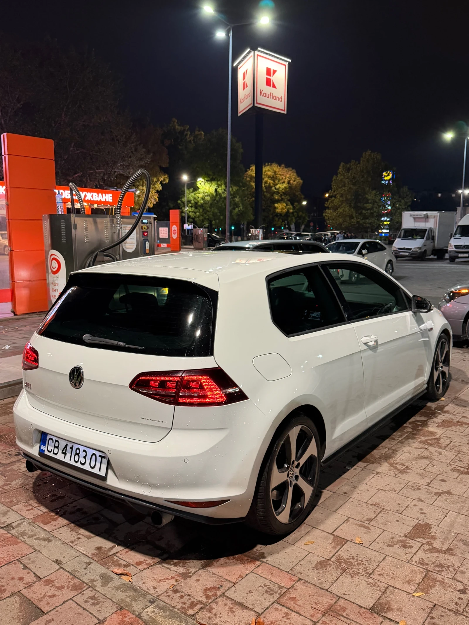 VW Golf, снимка 5 - Автомобили и джипове - 56638296