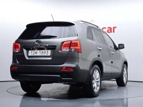 Kia Sorento ШИБИДАХ/ПОДГРЕВИ//KEYLESS, снимка 2
