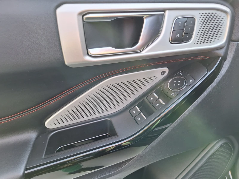 Ford Explorer V6 PHEV 456 к.с., снимка 10 - Автомобили и джипове - 50455001
