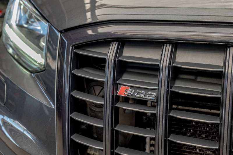 Audi Q2 SQ2/2.0TFSI/Bang&Olufsen/HuD/Virtual/Dist./Side As, снимка 7 - Автомобили и джипове - 51190505