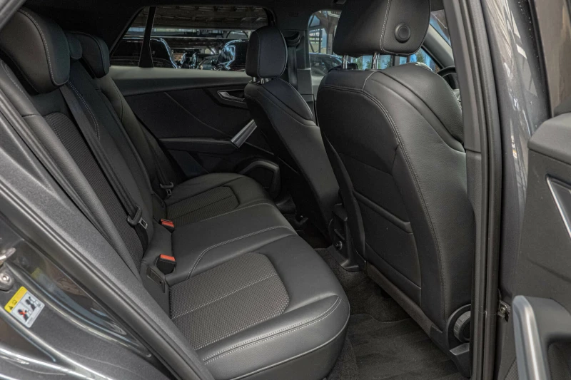 Audi Q2 SQ2/2.0TFSI/Bang&Olufsen/HuD/Virtual/Dist./Side As, снимка 11 - Автомобили и джипове - 51190505
