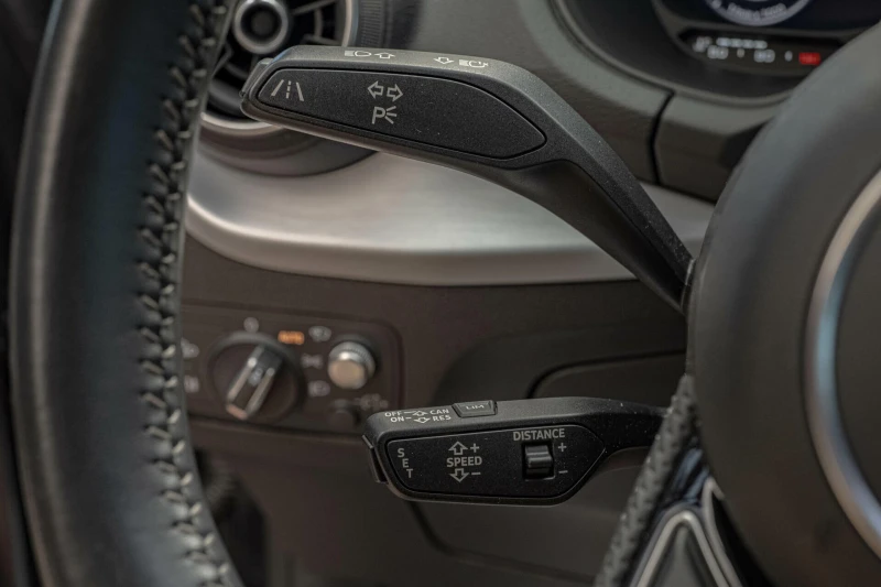 Audi Q2 SQ2/2.0TFSI/Bang&Olufsen/HuD/Virtual/Dist./Side As, снимка 15 - Автомобили и джипове - 51190505