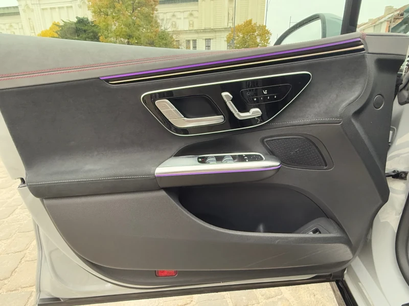 Mercedes-Benz EQE 350* AMG* 4Matic* Pano* Kamera* Distronic, снимка 12 - Автомобили и джипове - 52061662