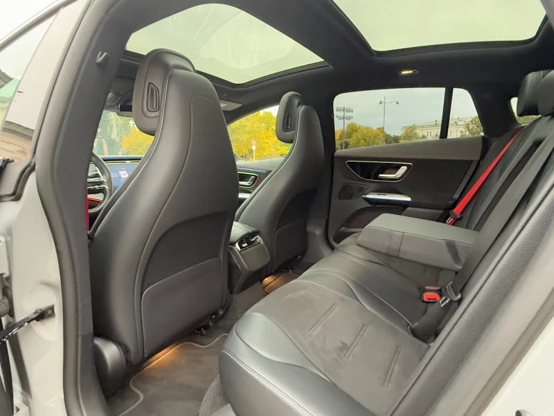 Mercedes-Benz EQE 350* AMG* 4Matic* Pano* Kamera* Distronic, снимка 6 - Автомобили и джипове - 52061662