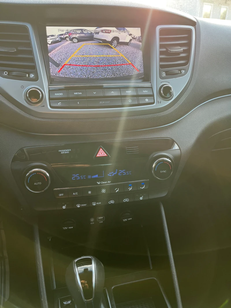 Hyundai Tucson 1.7CRDi Xpossible ISG, снимка 11 - Автомобили и джипове - 52828067
