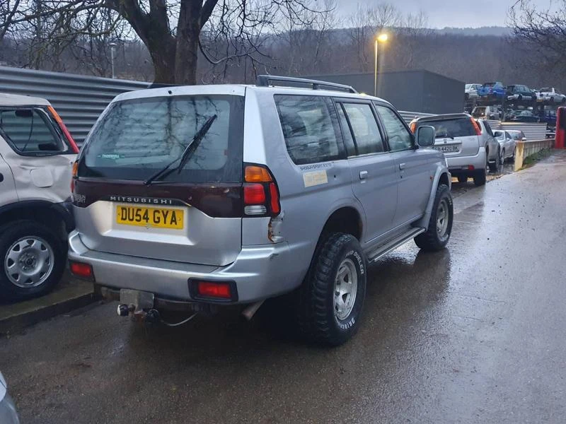 Mitsubishi Pajero sport 2.5TD/116kc/4x4/, снимка 2 - Автомобили и джипове - 46833976