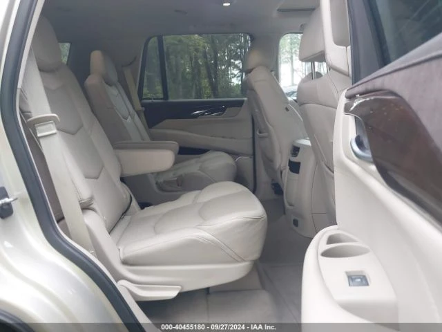 Cadillac Escalade LUXURY, снимка 12 - Автомобили и джипове - 47514527