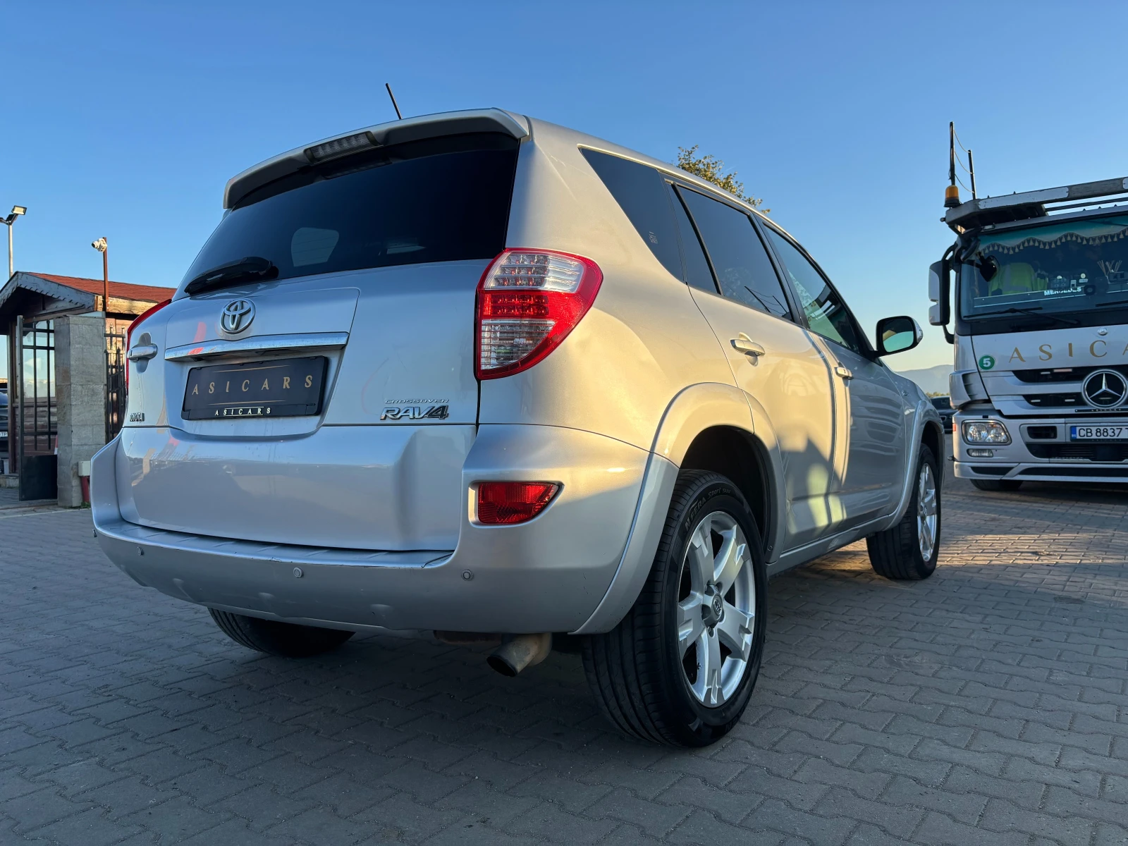 Toyota Rav4 2.2D 4X4 NAVIAUTOMATIC EURO 5A - изображение 5