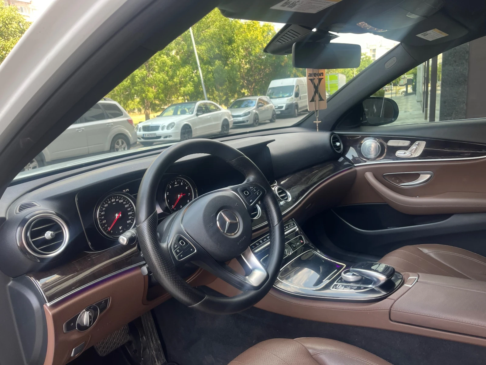 Mercedes-Benz E 300 4-matic - изображение 9