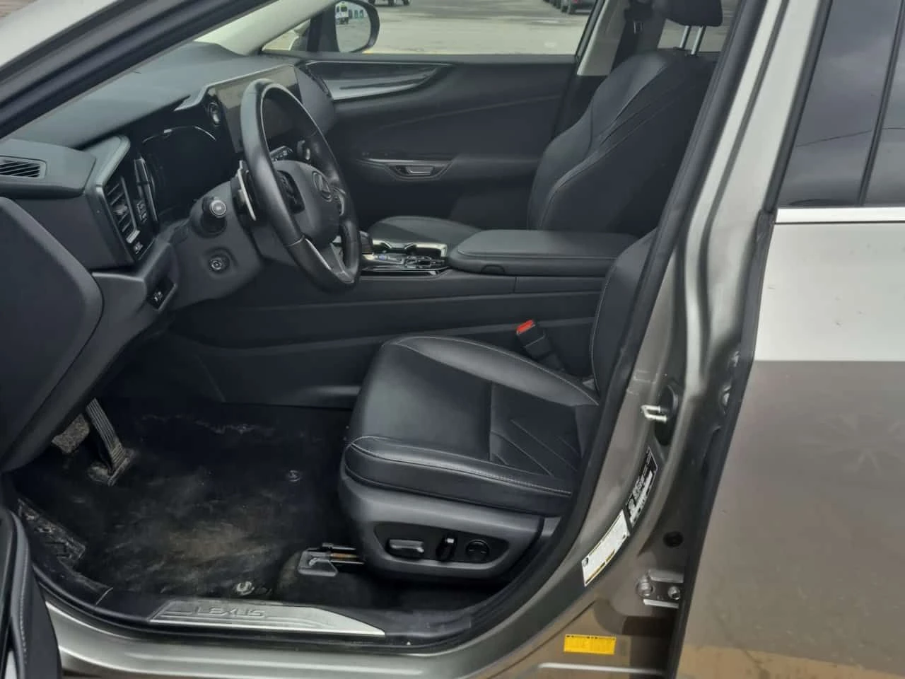 Lexus NX * 450H+ * ОБДУХВАНЕ* ПОДГРЕВ* 2 КЛЮЧА* , снимка 5 - Автомобили и джипове - 54396196