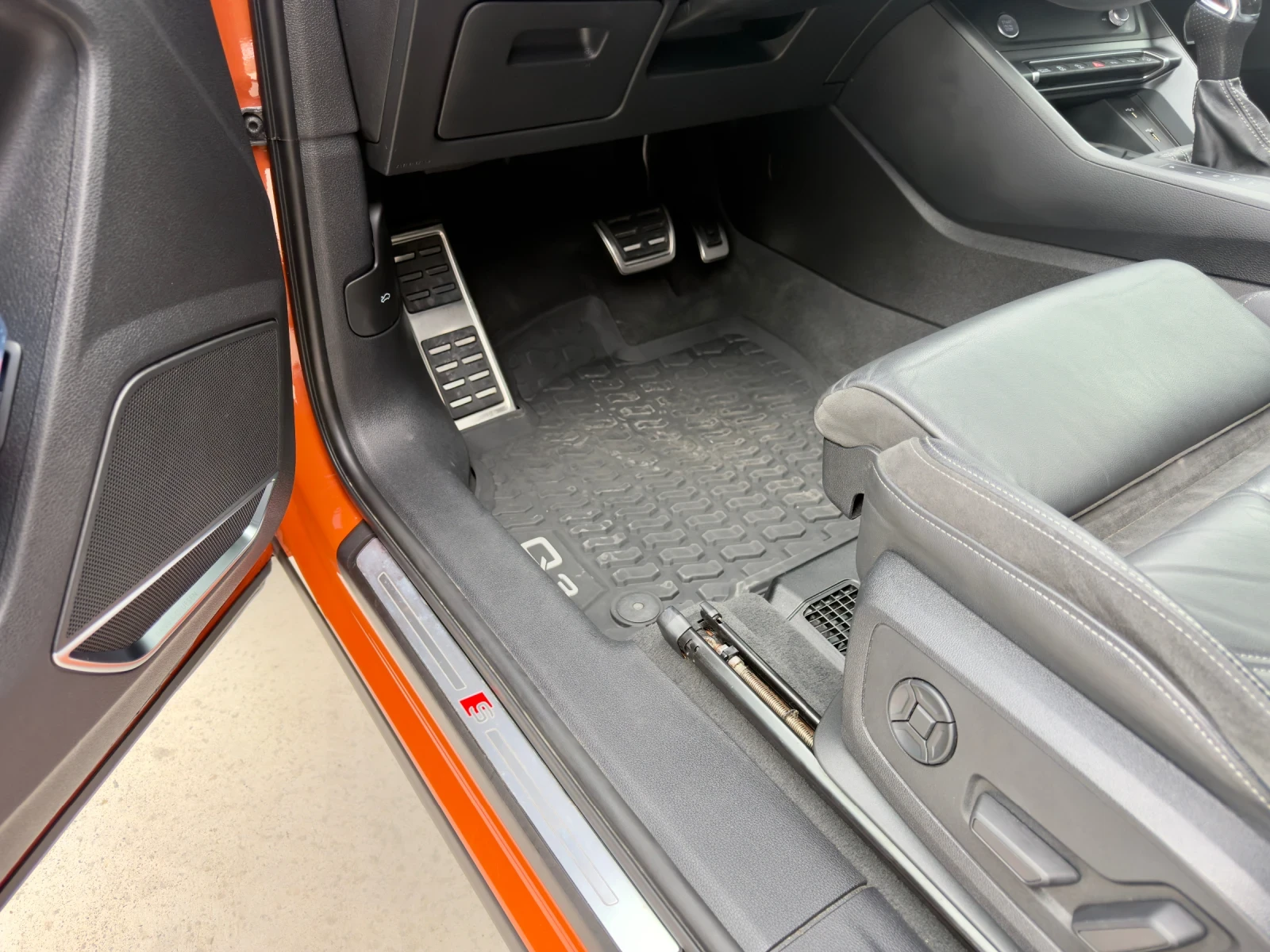 Audi Q3 * 45TFSI* S-LINE* FULL* , снимка 14 - Автомобили и джипове - 54399228