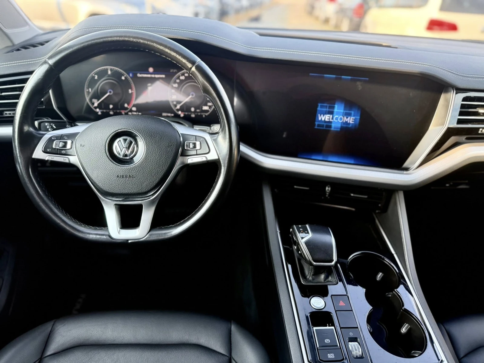 VW Touareg 3.0 АВТОМАТИК, снимка 11 - Автомобили и джипове - 54797987