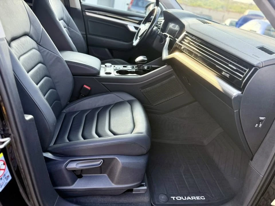 VW Touareg 3.0 АВТОМАТИК, снимка 12 - Автомобили и джипове - 54797987