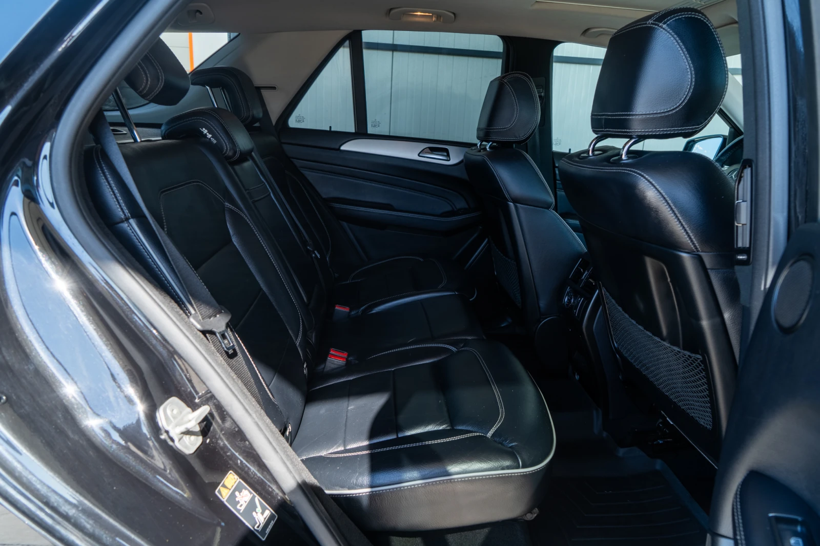 Mercedes-Benz ML 350 D = 4MATIC = FULL = AIRMATIC = ЛИЗИНГ = ГАРАНЦИЯ, снимка 11 - Автомобили и джипове - 55236382