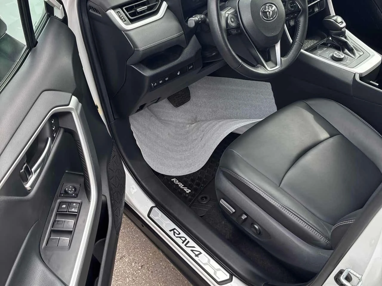 Toyota Rav4 * Hybrid XLE * CARFAX * ����� �� ����������� | Mobile.bg � ����������� 5