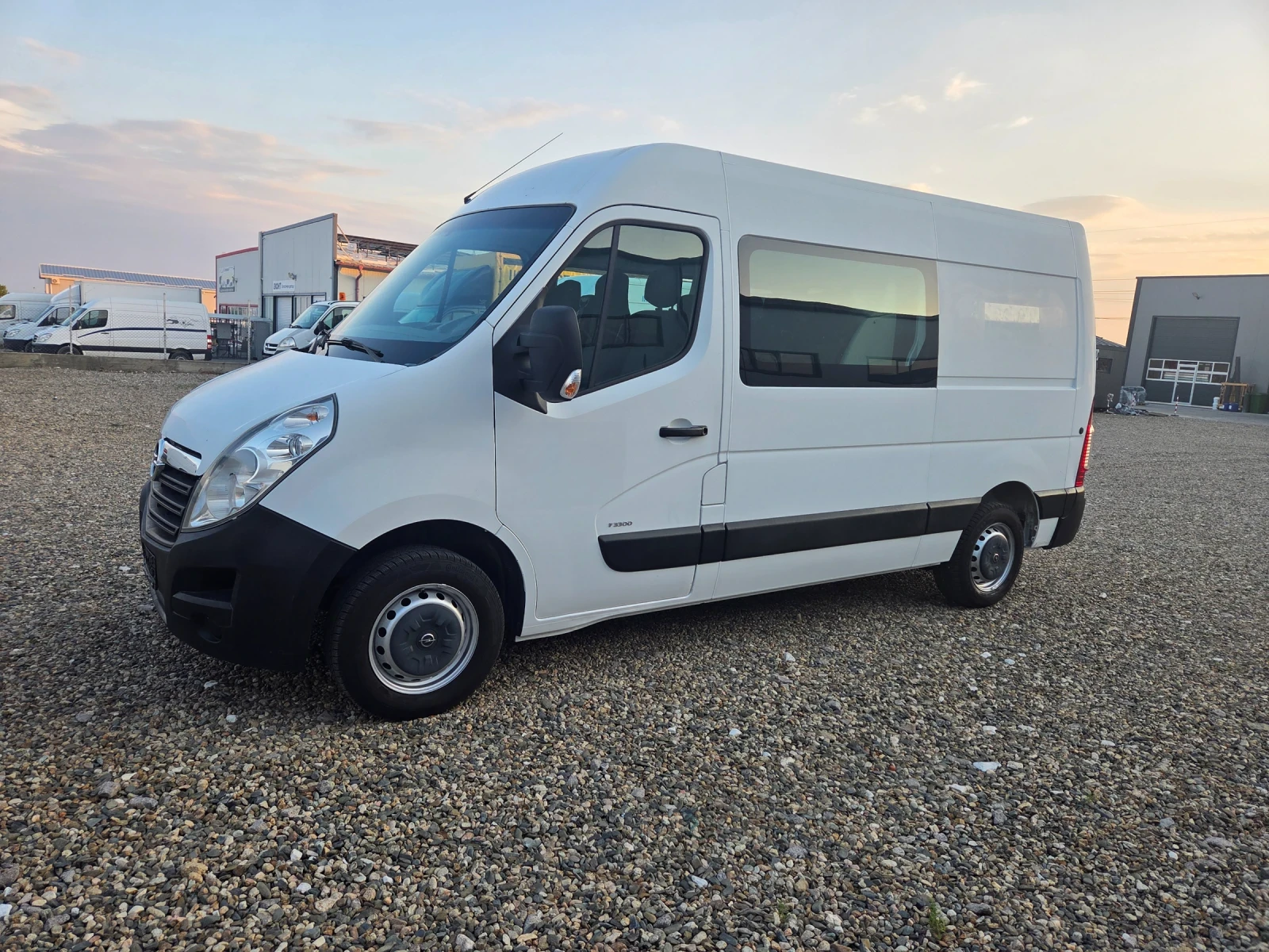 Opel Movano 2.3d 125k.c 7 места Климатик, снимка 17 - Бусове и автобуси - 55326975