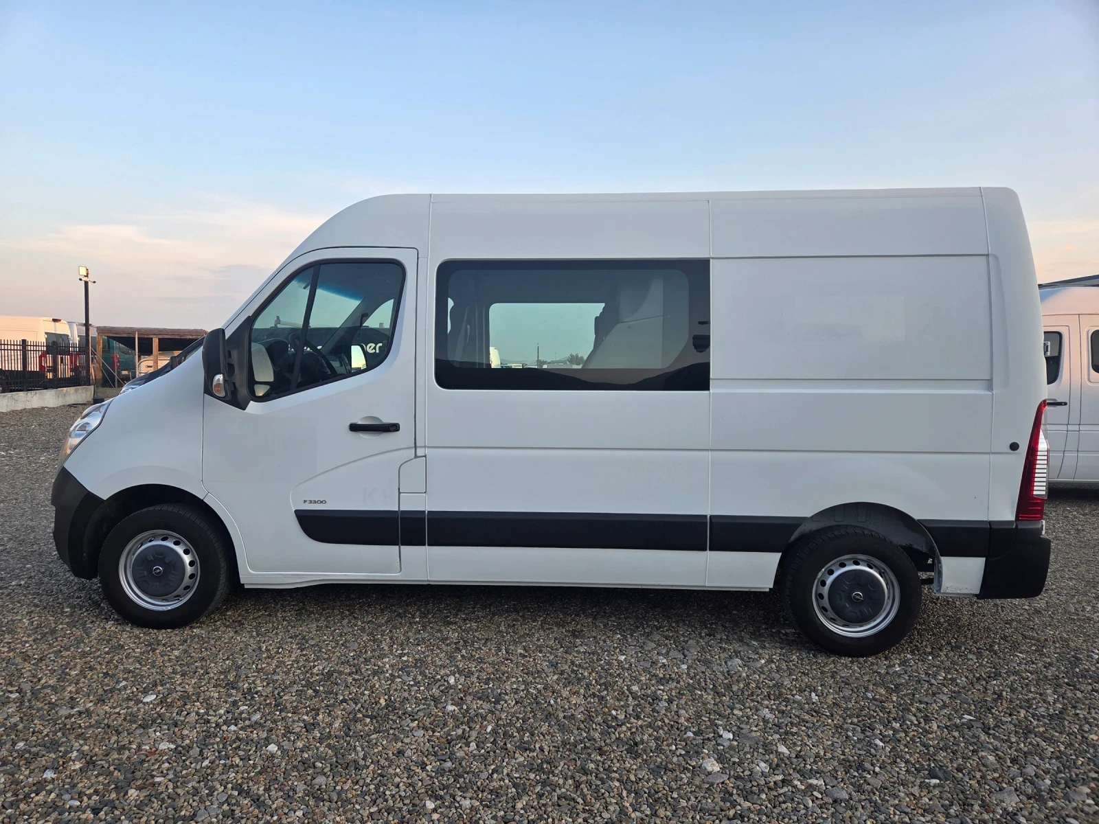 Opel Movano 2.3d 125k.c 7 места Климатик, снимка 3 - Бусове и автобуси - 55326975