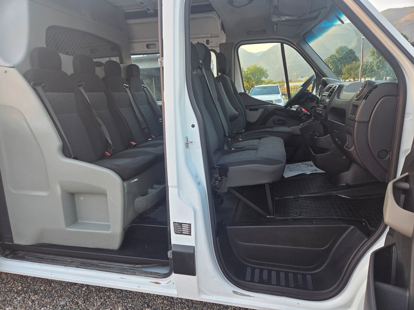 Opel Movano 2.3d 125k.c 7 места Климатик, снимка 8 - Бусове и автобуси - 55326975