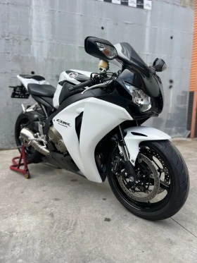 Honda Cbr 1000RR Leovince, снимка 1