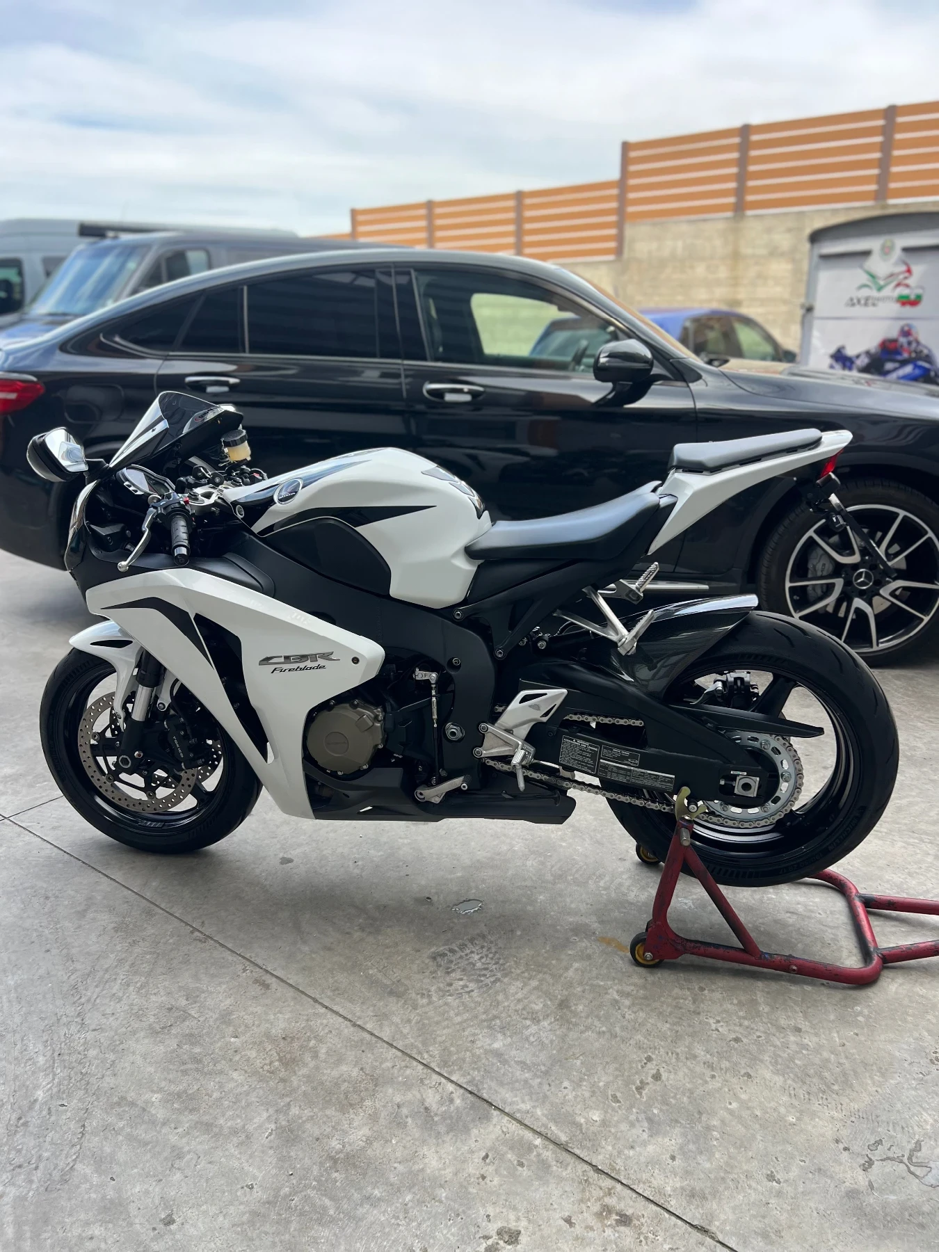 Honda Cbr 1000RR Leovince, снимка 5 - Мотоциклети и мототехника - 54416301