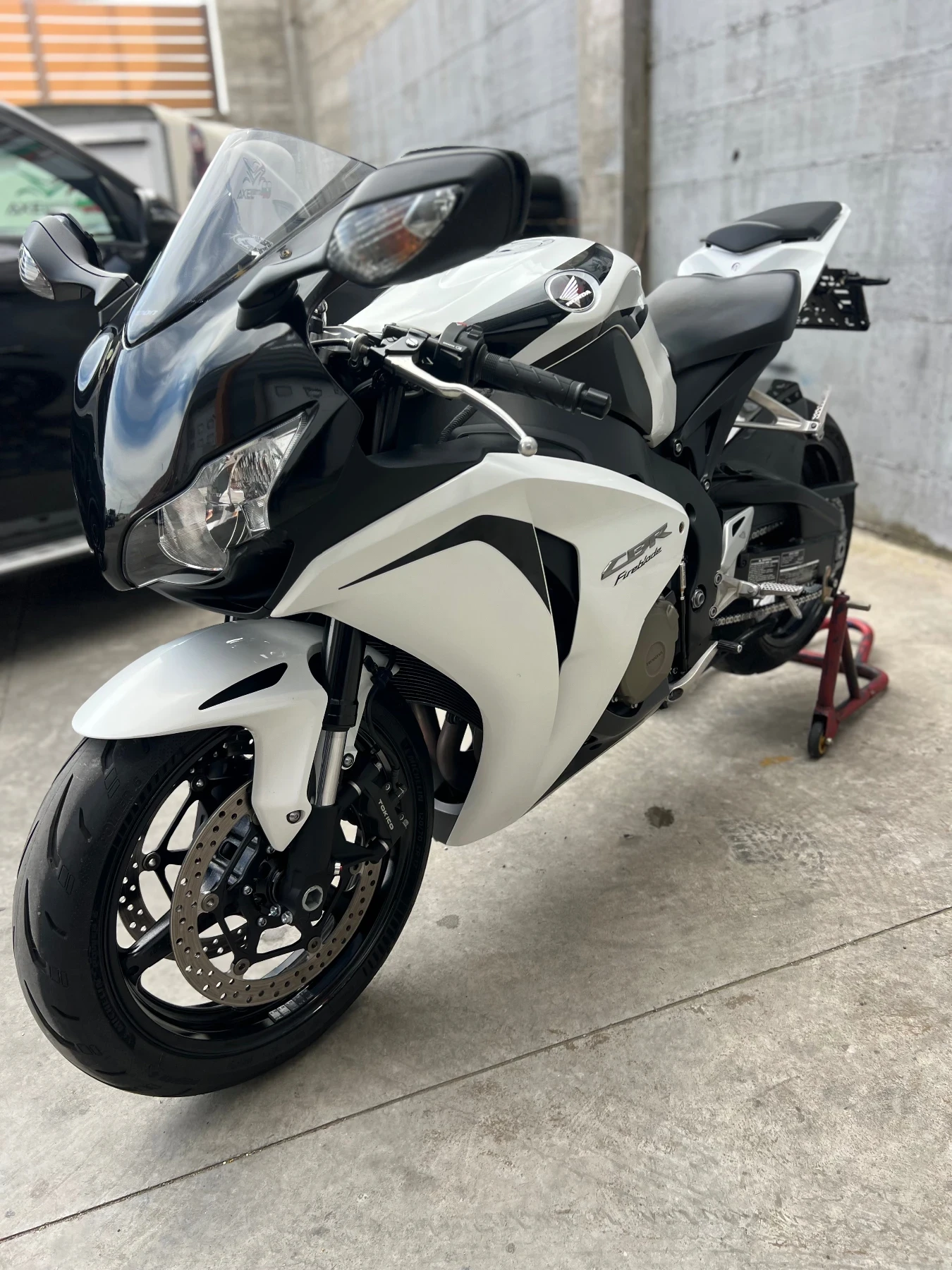 Honda Cbr 1000RR Leovince, снимка 14 - Мотоциклети и мототехника - 54416301