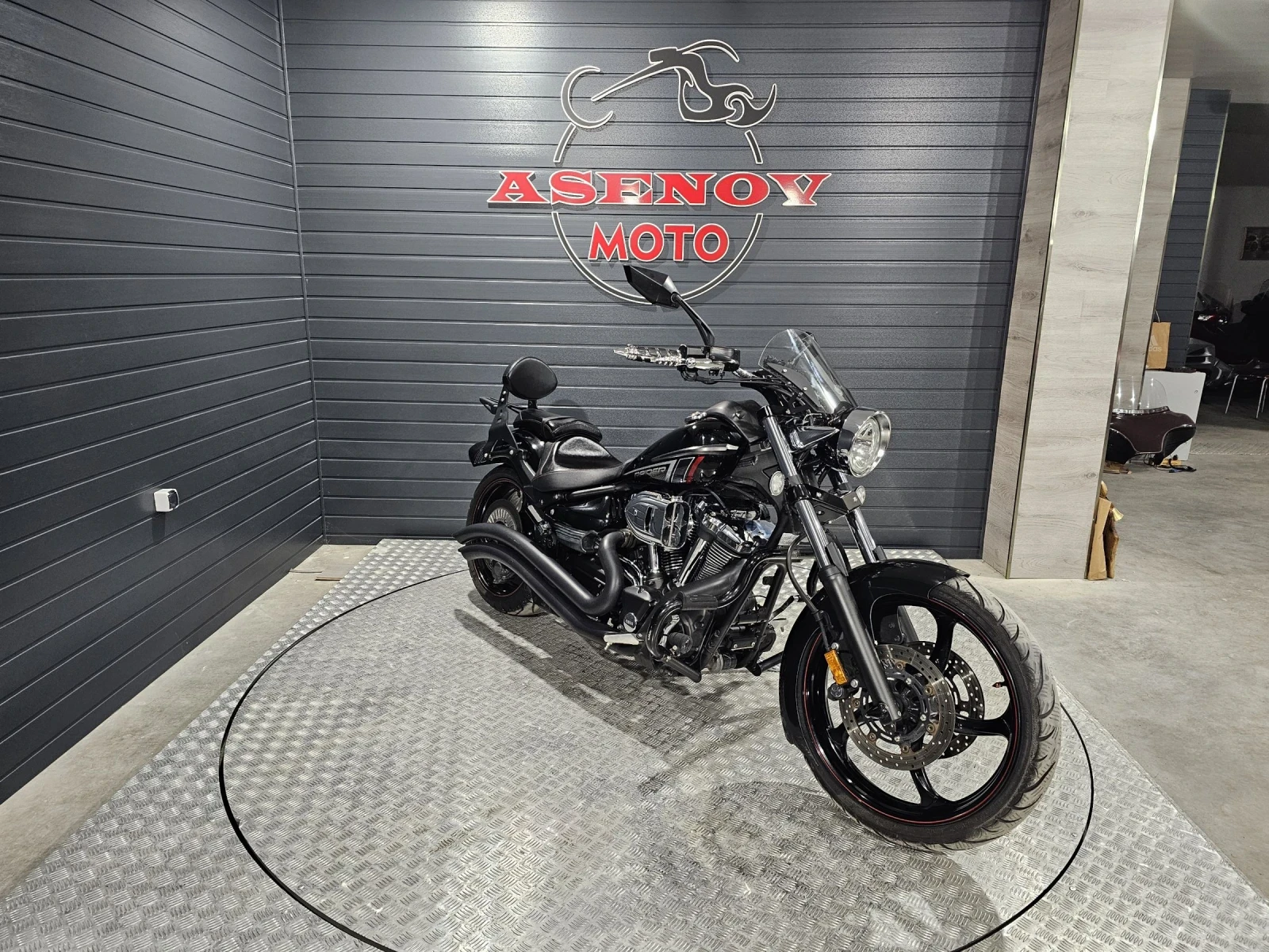 Yamaha Raider BLACK DEMON