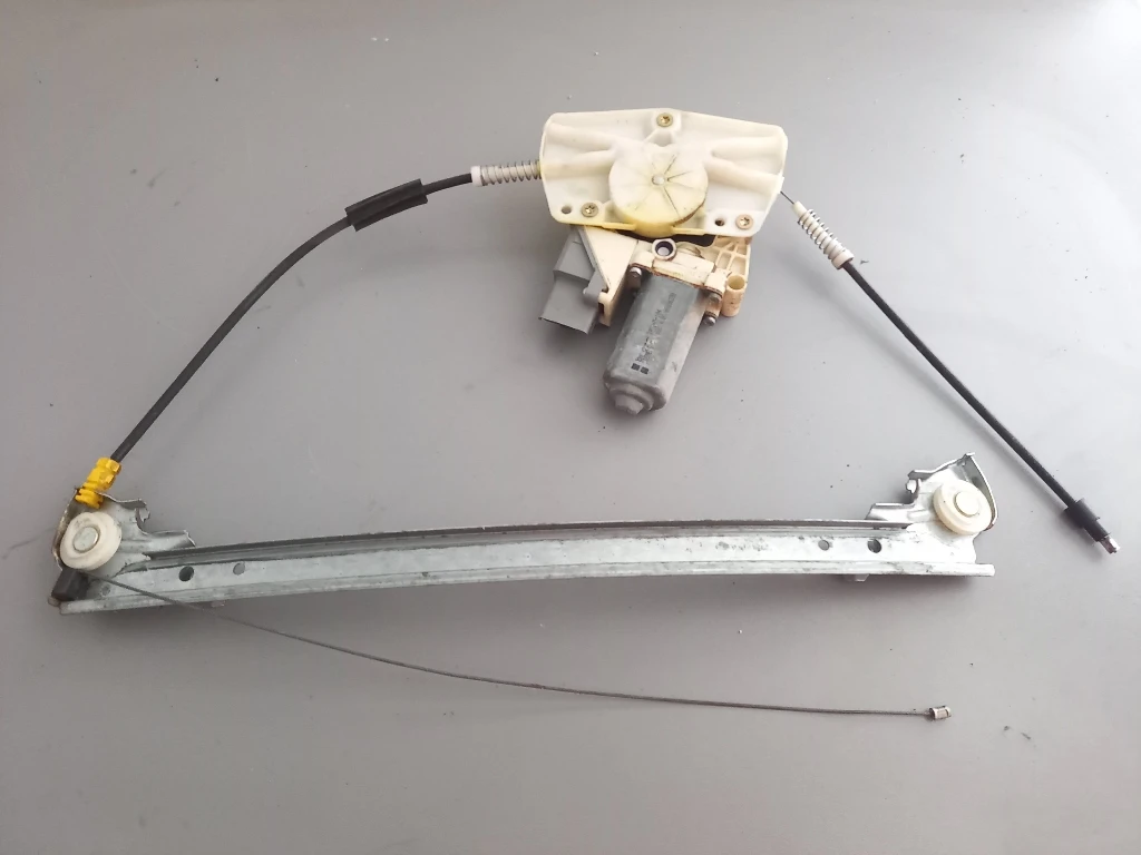 Ел машинка стъкло задна дясна Пежо 607 (2)