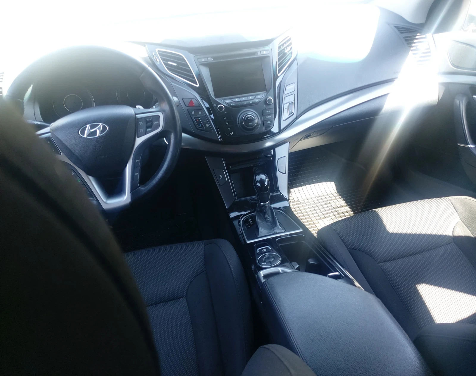 Отличен Двигател/ Мотор D4FD 1.7crdi , снимка 2 - Части - 54892265