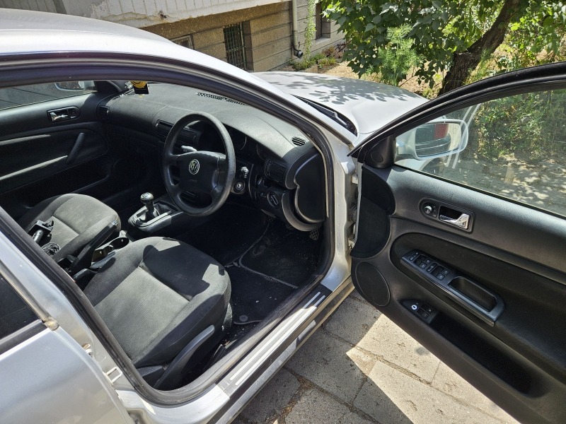 VW Passat, снимка 6 - Автомобили и джипове - 46323341