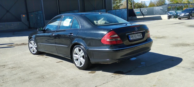 Mercedes-Benz E 320, снимка 4 - Автомобили и джипове - 47406686