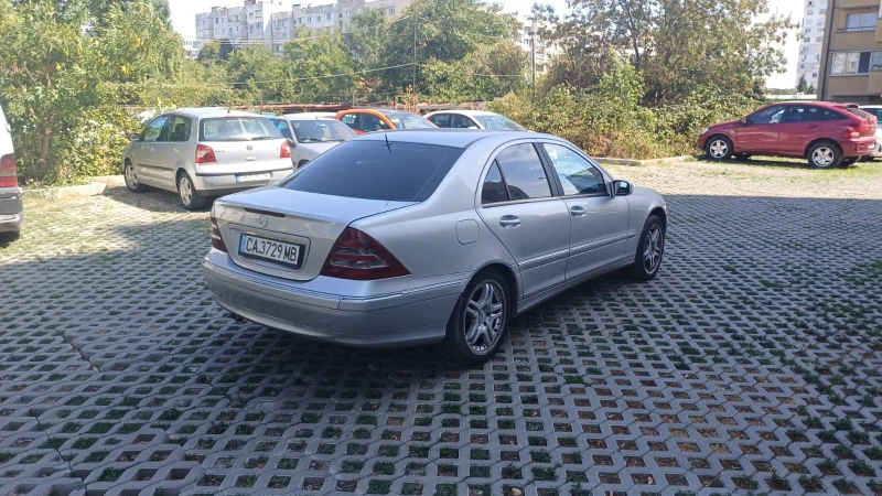 Mercedes-Benz C 220, снимка 5 - Автомобили и джипове - 48580607