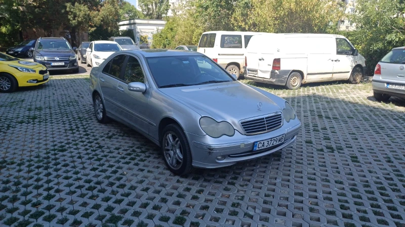 Mercedes-Benz C 220, снимка 3 - Автомобили и джипове - 48580607