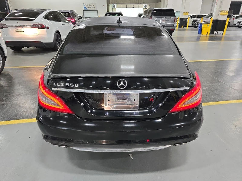 Mercedes-Benz CLS 500 AMG* PACK* ПОДГРЕВ* КЕЙЛЕС* МАСАЖ* ДИСТРОНИК* МЪРТ, снимка 6 - Автомобили и джипове - 48653945